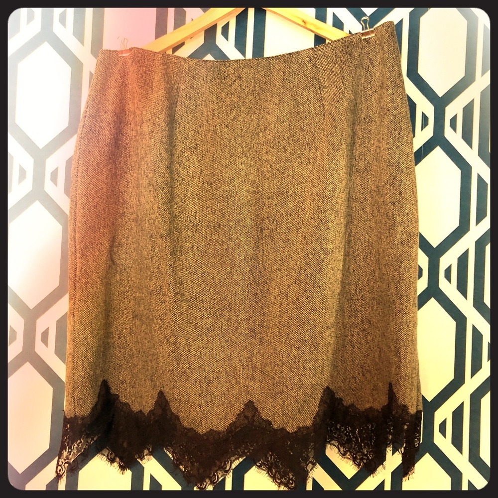 Tweed and lace lined brown skirt